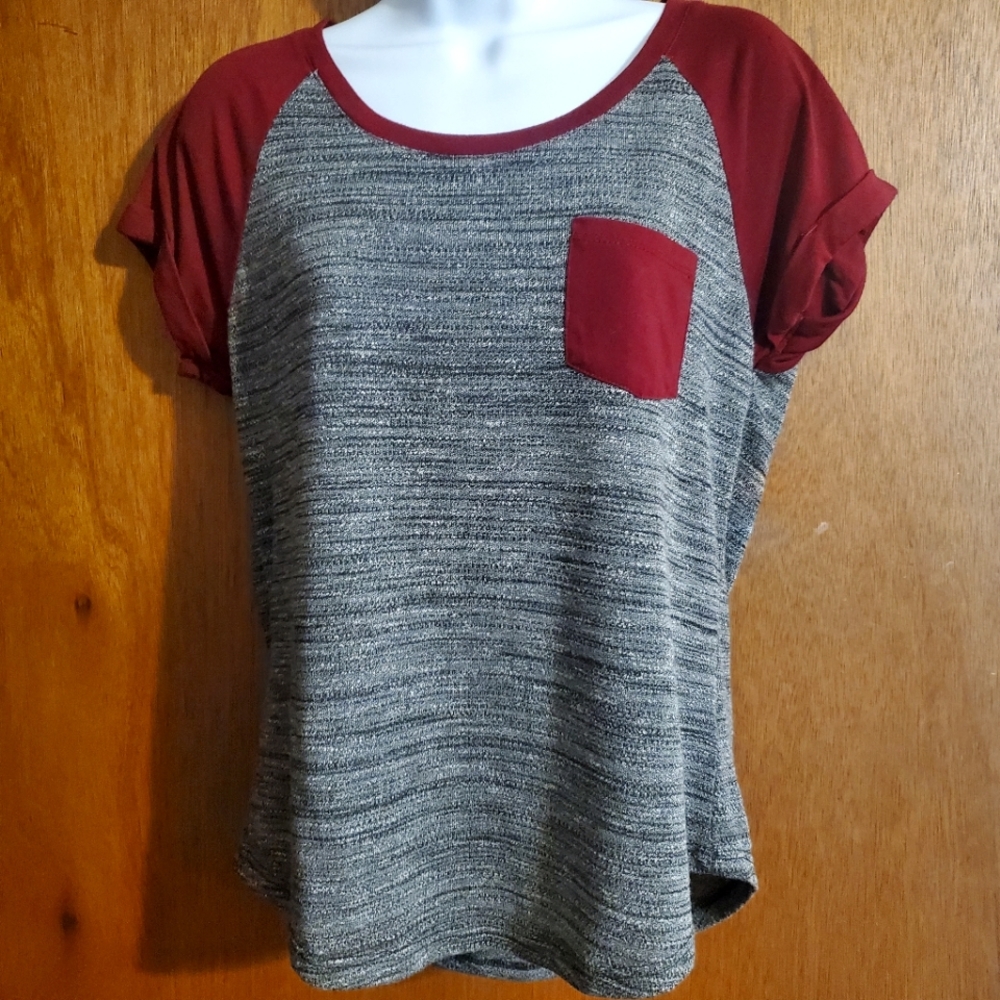 Short sleeve raglan pocket tee